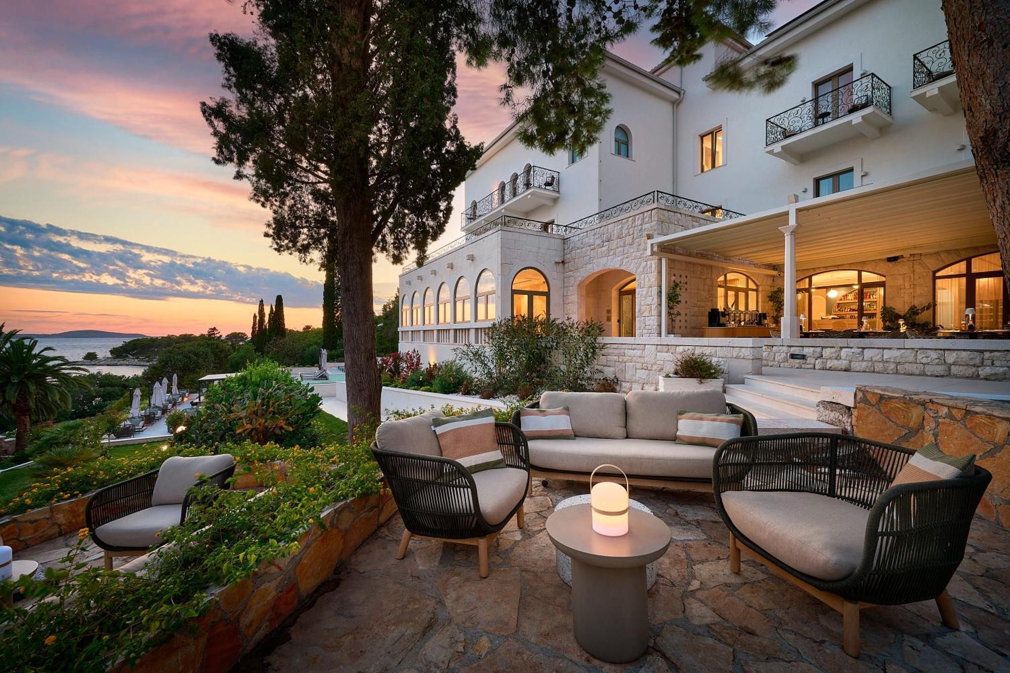 Hotel Moeesy, Blue & Green Oasis Хвар Екстер'єр фото