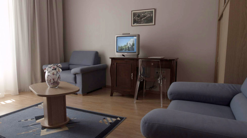 Hotel Moeesy, Blue & Green Oasis Хвар Екстер'єр фото